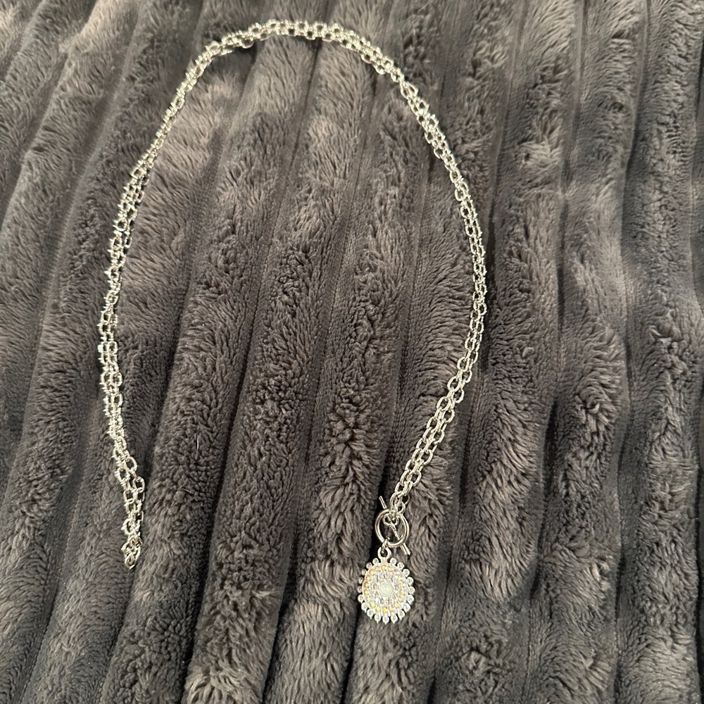 Elegant Silver Necklace with Crystal Pendant